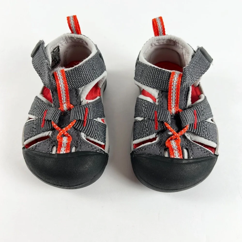 KEEN Seacamp Waterproof Sandal Boy Size 4‎ Youth Gray Red Hook and Loop Closure